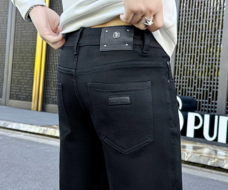 TOM FORD